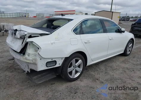 2013 Volkswagen Passat 2.5L Se z USA, uszkodzony, nr VIN 1VWBH7A32DC020125